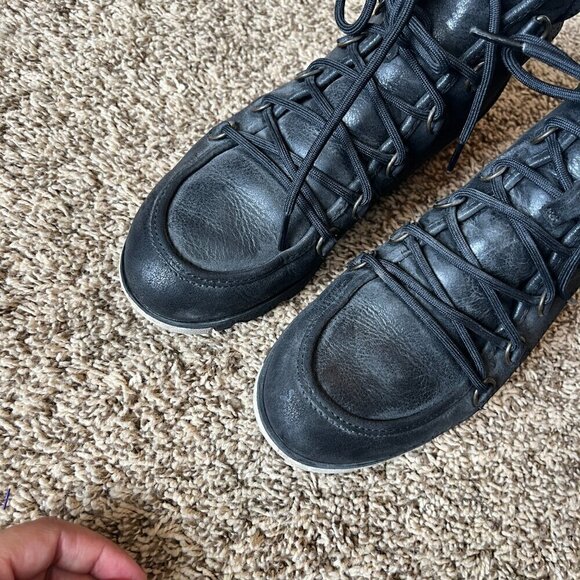 Sorel Harlow Lace Up Boots in black - Picture 2 of 7